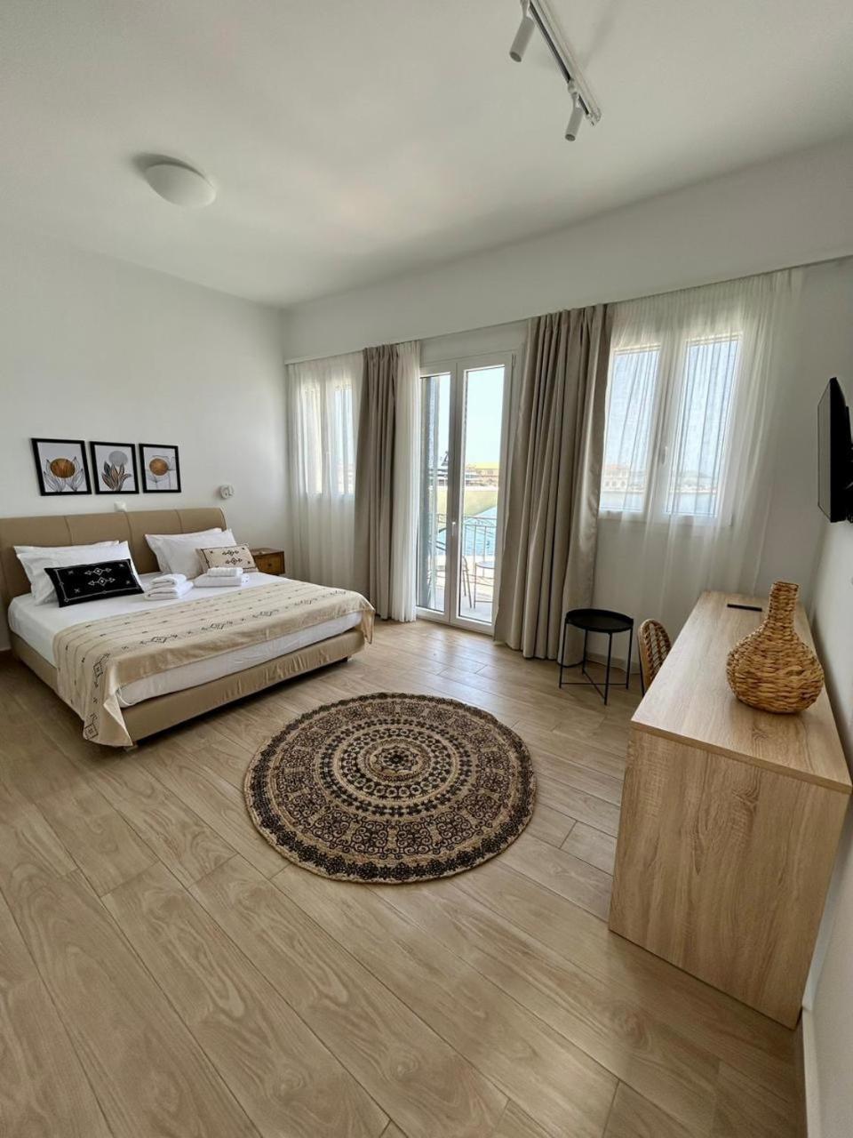 Emilia Suites Ермуполіс Екстер'єр фото