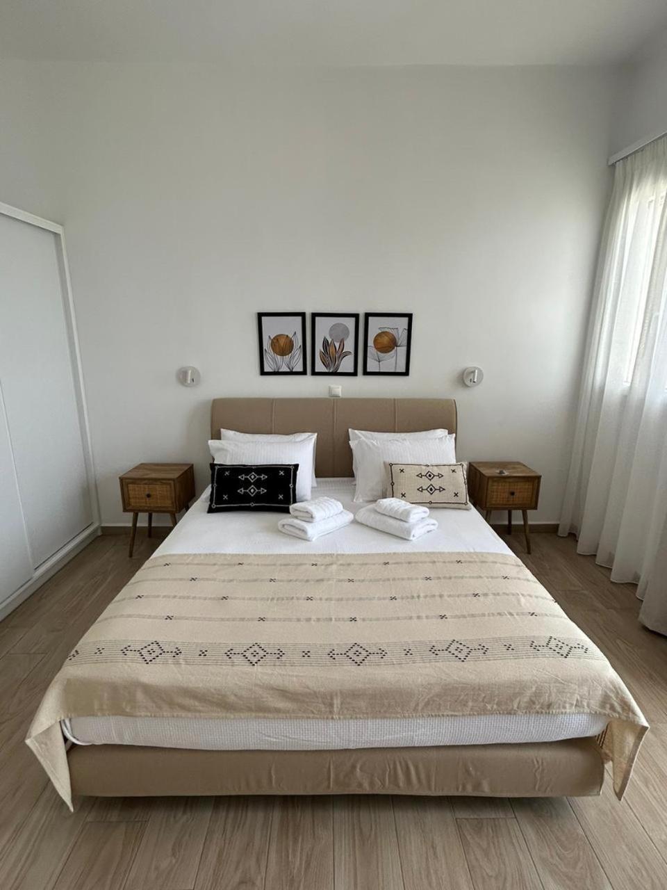 Emilia Suites Ермуполіс Екстер'єр фото